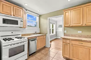 2325 W Farwell Ave, Chicago, IL 60645 - Photo 14