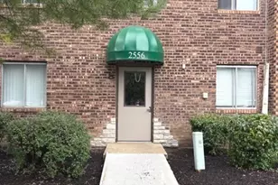 2556 Waterbury Dr, Woodridge, IL 60517 - Photo 2