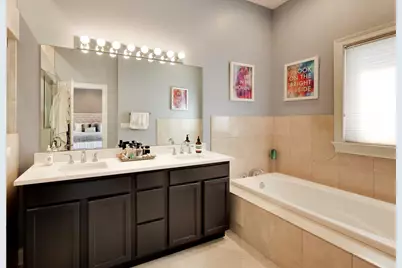 1353 W Grand Avenue #2, Chicago, IL 60642 - Photo 22