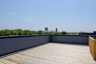2402 W Carmen Ave, Chicago, IL 60625 - Photo 16