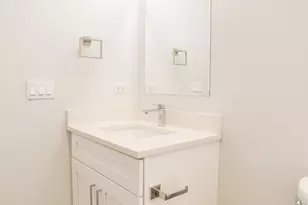 2402 W Carmen Ave, Chicago, IL 60625 - Photo 14