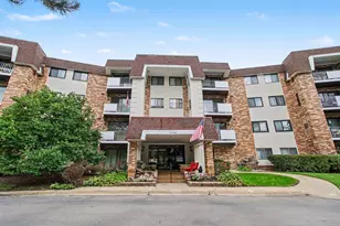 3300 N Carriageway Dr, Arlington Heights, IL 60004 - Photo 1
