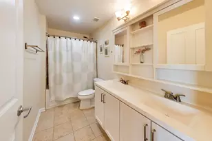 828 W Grace St, Chicago, IL 60613 - Photo 12