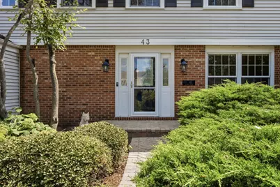 43 Dunham Place, Saint Charles, IL 60174 - Photo 1