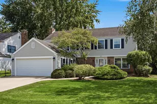 43 Dunham Pl, Saint Charles, IL 60174 - Photo 2