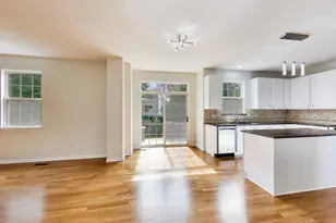 2932 Forest Creek Ln, Naperville, IL 60565 - Photo 14