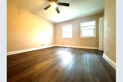 111 S Hale Avenue, Bartlett, IL 60103 - Photo 8