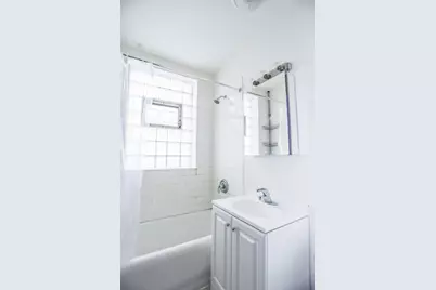 2017 W Berwyn Avenue #3S, Chicago, IL 60625 - Photo 8