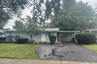 1421 N Wilke Rd, Arlington Heights, IL 60004 - Photo 1