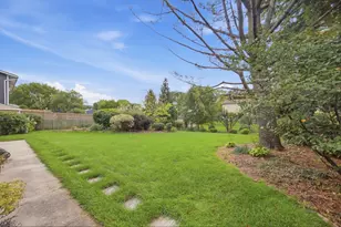 135 W King Arthur Ct, Palatine, IL 60067 - Photo 24