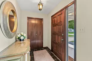 327 W Porter St, Oglesby, IL 61348 - Photo 2