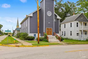 194 N Entrance Ave, Kankakee, IL 60901 - Photo 1