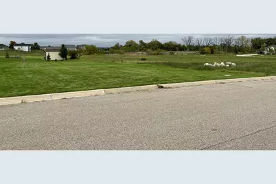 910 Courtney Lane, Marengo, IL 60152 - Photo 2