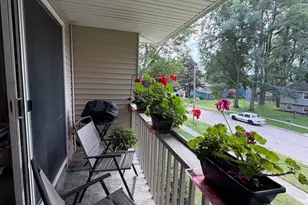 716 Elm St, Algonquin, IL 60102 - Photo 2