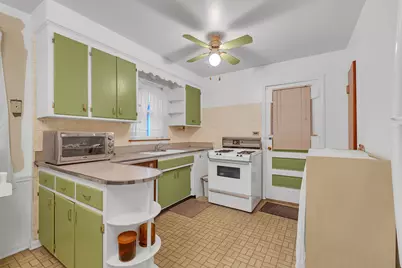 5219 N Marmora Avenue, Chicago, IL 60630 - Photo 12
