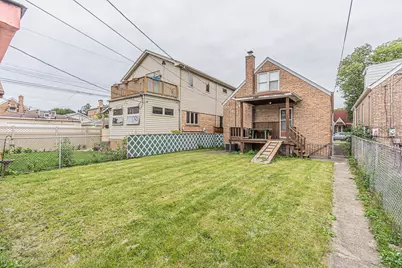 5219 N Marmora Avenue, Chicago, IL 60630 - Photo 18