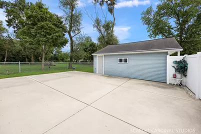 301 E Vermont Street, Villa Park, IL 60181 - Photo 16