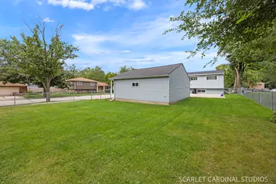 301 E Vermont Street, Villa Park, IL 60181 - Photo 18