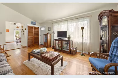 301 E Vermont Street, Villa Park, IL 60181 - Photo 4