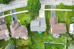1608 Lois Ann Ln, Naperville, IL 60563 - Photo 38