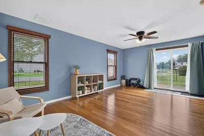 650 Wainsford Drive, Hoffman Estates, IL 60169 - Photo 12