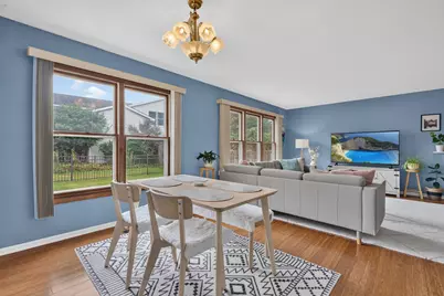 650 Wainsford Drive, Hoffman Estates, IL 60169 - Photo 10