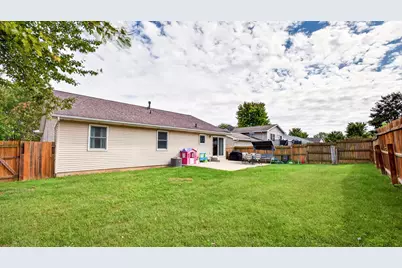 2801 Essington Street, Bloomington, IL 61705 - Photo 32