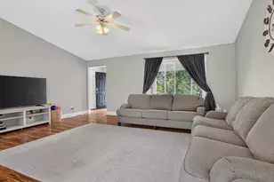 2801 Essington St, Bloomington, IL 61705 - Photo 6