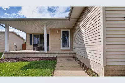 2801 Essington Street, Bloomington, IL 61705 - Photo 2