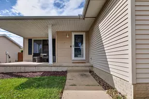 2801 Essington St, Bloomington, IL 61705 - Photo 2