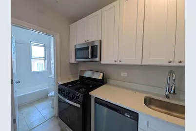 2600 N Kimball Avenue #402, Chicago, IL 60647 - Photo 6