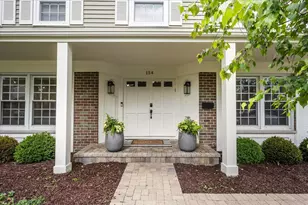 154 Willow Ave, Deerfield, IL 60015 - Photo 2