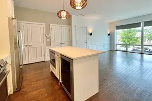 2453 W Irving Park Rd, Chicago, IL 60618 - Photo 6