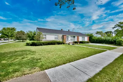 6948 Beckwith Road, Morton Grove, IL 60053 - Photo 2