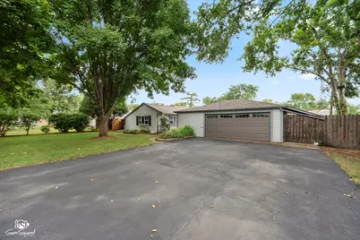 172 Lawton Lane, Bolingbrook, IL 60440 - Photo 2