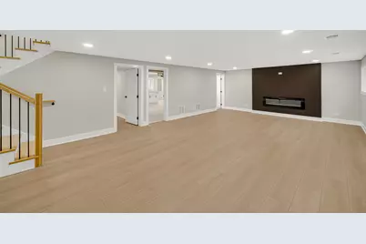 7846 Maple Street, Morton Grove, IL 60053 - Photo 10