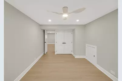 7846 Maple Street, Morton Grove, IL 60053 - Photo 14
