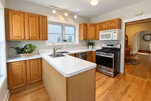 20 S Julian St, Naperville, IL 60540 - Photo 6