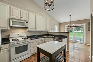 1352 Evergreen Ln, Pingree Grove, IL 60140 - Photo 6