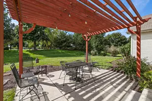 1352 Evergreen Ln, Pingree Grove, IL 60140 - Photo 4