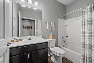 230 Sussex Ct, North Aurora, IL 60542 - Photo 16