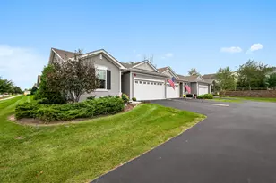 230 Sussex Ct, North Aurora, IL 60542 - Photo 2