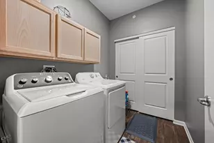 230 Sussex Ct, North Aurora, IL 60542 - Photo 18
