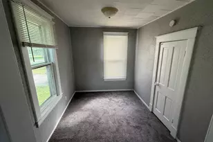 402 SW 3rd St, Aledo, IL 61231 - Photo 8