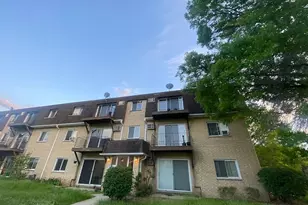 92 Olesen Dr, Naperville, IL 60540 - Photo 1