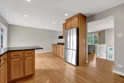 1S705 Eisenhower Road, Oakbrook Terrace, IL 60181 - Photo 8