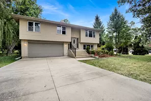 1S705 Eisenhower Rd, Oakbrook Terrace, IL 60181 - Photo 1