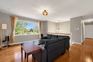 1S705 Eisenhower Rd, Oakbrook Terrace, IL 60181 - Photo 6