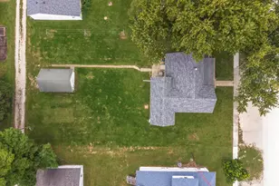 118 W Van Alstyne St, Cullom, IL 60929 - Photo 4