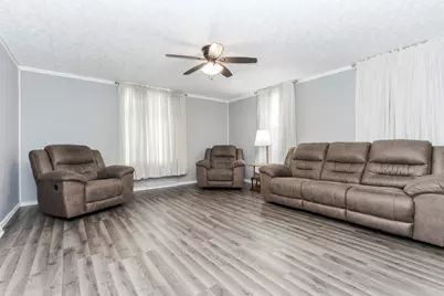 118 W Van Alstyne Street, Cullom, IL 60929 - Photo 12